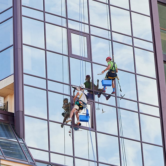 Glas- und Gebäudereinigung in einem